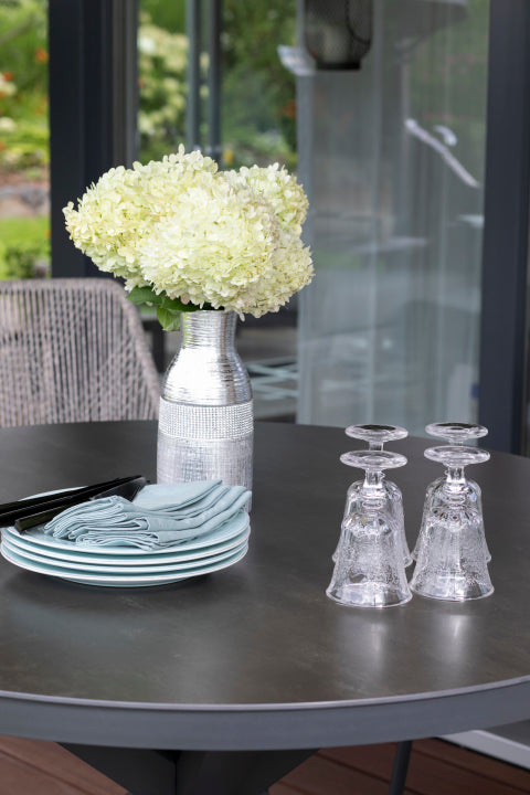 SET / Livingston Tisch dark rund + Adora Diningsessel PE twisted white coral